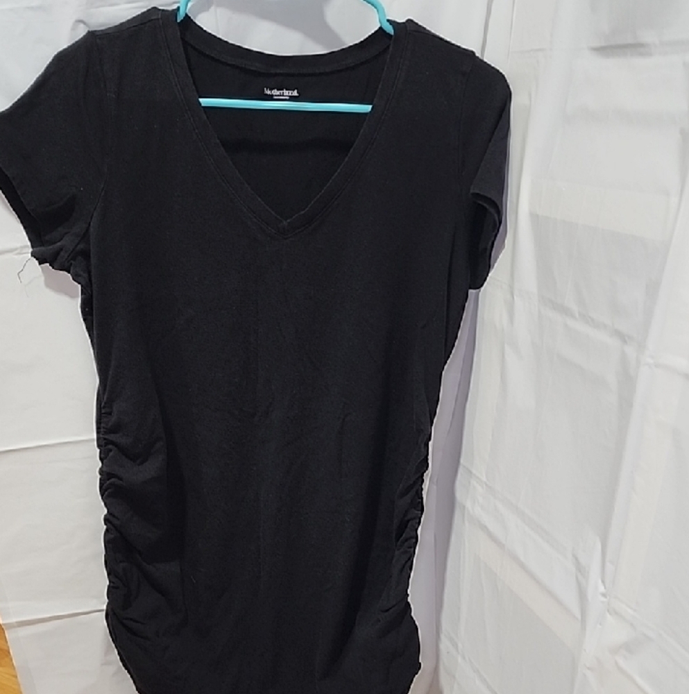 Liz Lange Black Fitted Ruched Short Sleeve Tee